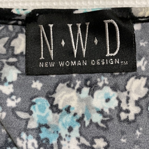 NWD Black with Blue White Floral Pattern Layered Ruffle Hem Dress Size M - Picture 9 of 10